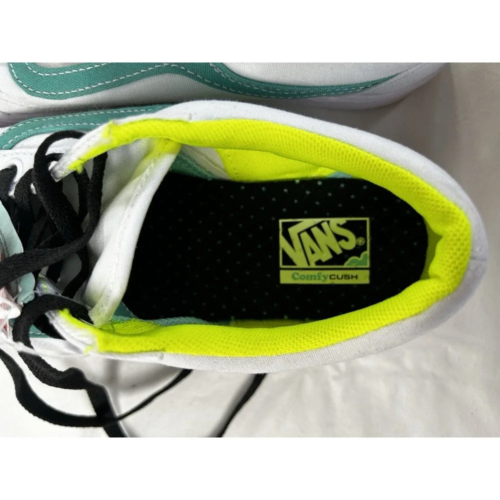 NWT Vans Off The Wall Old Skool Comfy Cush Skate Shoes Juniors Size 5.5 White